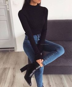 10 outfits elegantes con jeans perfectos para ir a trabajar - Mujer de 10 Chicago Winter, Outfit Chic, Mode Casual, Outfit Trends, Classy Casual, Black Women Fashion, Mode Inspo, Looks Chic, Casual Winter Outfits