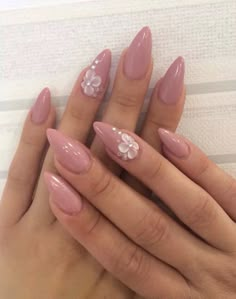 Nail Designs Fun, Almond Acrylic Nails Designs, 3d Nail Art Designs, Art Designs Ideas, Romantic Nails, Gel Nail Art Designs, Blush Nails, Pretty Nail Art Designs, Almond Acrylic Nails