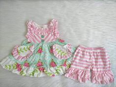 Cute Ruffle Hem Summer Sets, Cute Sets With Ruffle Hem For Summer, Cute Summer Sets With Ruffle Hem, Cute Fitted Summer Sets, Casual Ruffle Hem Sets For Spring, Cute Green Vacation Sets, Casual Spring Sets With Ruffle Hem, Cute Ruffled Sets For Spring, Cute Ruffled Bloomers For Spring