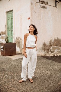 Tenue pantalon en lin blanc pour Femme - Freeman T. Porter Total Look, Pantalon Large, Samara, Street Style Outfit, Street Style, Fashion Outfits