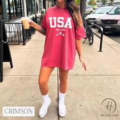 Get ready to showcase your American pride with our Unisex Patriotic T-Shirt, featuring the bold "USA" and "EST. 1776" design on the front. Crafted with care, this Comfort Colors T-Shirt offers the perfect blend of style, comfort, and durability. Made from 100% ring-spun cotton, it guarantees a soft and breathable feel that will keep you comfortable all day long. Designed for both men and women, this unisex shirt embraces a relaxed fit, making it an ideal choice for any occasion. From Independenc Day Party Outfit, Memorial Day Party, Usa Tee, Coffee Tees, Oversized Look, Patriotic Shirt, 4th Of July Outfits, Retro Mode, Usa Shirt