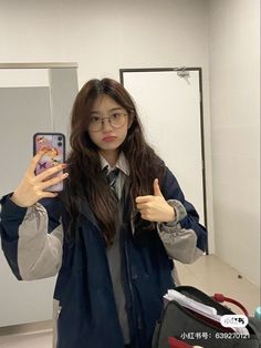 Ulzzang Girl School, Asian Glasses, Korean Glasses, People With Glasses, Glasses Outfit, Cute Glasses, Nerdy Girl, Uzzlang Girl