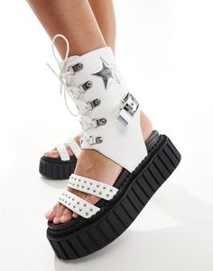 Scarpe di Lamoda Al passo con l'estate Dettagli metallizzati a stella Rivetti a D Tracolla regolabile Modello stringato Bretelle con borchie Modello aperto in punta Suola flatform Shorts Co Ord, Black Platform, Lace Up Sandals, White Trainers, Maxi Dress Trend, Tea Dress, Plus Size Pregnancy, Nike Dunk, Swimwear Accessories