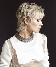 Mullet Hairstyle Women Short Haircuts, Cabelo Pin Up, Short Punk Hair, Androgynous Hair, Short Shag Hairstyles, Short Shag