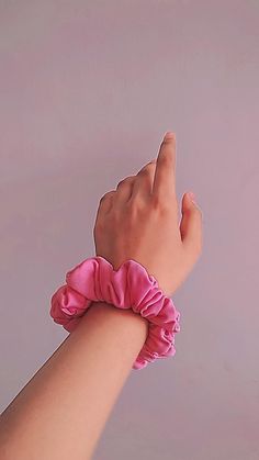 Pink Scrunchies Aesthetic, Saree Dp, Pink Scrunchie, Elsie Silver, Oil Pastel Drawings Easy, Jimmy Neutron, Sister Poses, Dark Nature