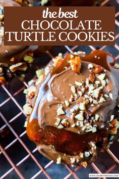 These chocolate caramel turtle cookies are the ultimate Christmas cookie! Rich chocolate, gooey caramel, and crunchy pecans come together in this easy cookie recipe that’s perfect for any holiday exchange. A holiday favorite cookie! Turtle Cookies Recipe, Caramel Pecan Cookies, Chocolate Caramel Cookies, Modern Honey, Easy Cookie Recipe, Gooey Chocolate Chip Cookies, Chewy Chocolate Cookies, Turtle Cookies, Milk Chocolate Ganache