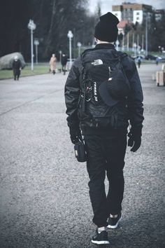 Urban Techwear #techwear The North Face Backpack, Survival Clothing, Urban Survival, Outfits Streetwear, Hot Style, Skate Wear, Men Street, Parkour