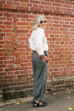 High Waist Tapered Linen Pants Elastic Waist Wide Leg Pants - Etsy Poland Straight Leg Linen Pants For Fall, Linen Lounge Pants With Side Pockets, Fall Linen Pants With Straight Leg, Fall Tapered Leg Linen Pants, Fall Linen Tapered Leg Pants, Relaxed Fit Linen Harem Pants With Pockets, Spring Relaxed Fit Harem Pants For Work, Chic Tapered Leg Linen Pants, Chic Relaxed Fit Pants For Everyday