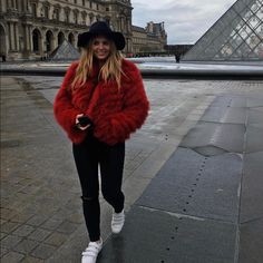 Vintage Red Fox Fur Coat Beautiful Excellent Condition Fur Coat Street Style, Black Fur Coat, Coat Street Style, Fox Fur Coat, Red Coat, Red Fox, Fox Fur, Lady In Red, Fur Coat