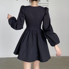 Brand Name: NoEnName_NullSilhouette: Ball GownOrigin: CN(Origin)Season: AutumnNeckline: Square CollarSleeve Style: Puff SleeveDecoration: FoldsStyle: Office LadyDresses Length: Above Knee, MiniMaterial: LanonAge: Ages 18-35 Years OldProfile Type: AModel Number: goth dressClosure Type: PulloverSleeve Length(cm): FullType: RegularFabric Type: ChiffonGender: WOMENMaterial Composition: Synthetic FiberWaistline: Natural FactorsPattern Type: Solidcasual dress: WOMAN FASHIONblack dress: long sleeve dre Pleated Skirt Y2k, Corset Summer, Tight Long Sleeve Dress, Black Dress Women, Long Sleeve Black Dress, Sleeve Black Dress, Skirt Y2k, Dress Women Elegant, Puff Long Sleeves