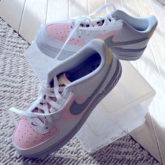 Just Bought-But Decided I Don’t Have Enough To Match With So Putting Up These Perfect Size 6 Y Nike Air Force 1 Which Fit Me-Size 7.5. Pastel Pink , Green And Yellow On White Leather Shoe! My Loss-Your Gain! Enjoy! Air Max Axis, New Nike Air Force, Grey Trainers, Running Sneakers Women, White Leather Shoes, Black Leather Sneakers, White Sea, Nike Air Zoom Pegasus, Air Max Women