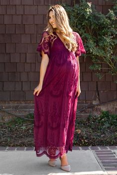 Burgundy Lace Mesh Overlay Maxi Dress White Lace Maternity Dress, Pregnant Party Dress, Maternity Dresses Photography, Steps Dresses, Lace Maternity Dress, Printed Casual Dresses, Summer Pregnancy, Baby Shower Dresses, Kids Fashion Clothes