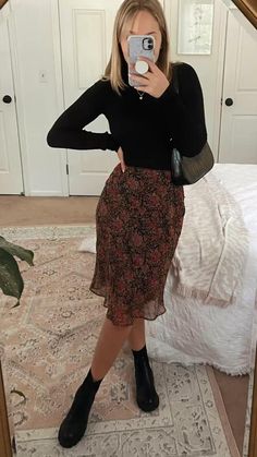 outfit details in bio  • LTK profile  fashion inspiration, fashion blogger, ootd, fall fashion, fashion ideas 2022, insta inspo, pictures inspiration, cute fall fit, trendy outfit inspo, aesthetic outfit, fall outfits 2022, fall aesthetic, microblogger, feed aesthetic, fall outfits inspiration, fall skirt outfits, 90s fashion, 90s aesthetic, 90s outfit, fall outfit 2022, fall outfit ideas Look Adidas, Estilo Indie, Skandinavian Fashion, Fall Outfit Ideas, Trendy Fall, Mode Inspo, Outfit Inspo Fall, Fall Fashion Outfits, Business Casual Outfits