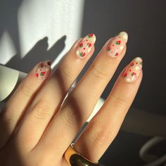 Oval Acrylic Nails, Strawberry Nails, Short Oval Nails, Oval Nails Designs, Strawberry Flower, Press On Nails Short, Cute Acrylic Nail Designs, Nail Art Inspo, Red Strawberry