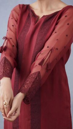 Simple Kurti, Kurti Sleeves Design, Latest Dress Design, Simple Kurta Designs, Designer Kurti Patterns, Simple Kurti Designs, Kurti Designs Latest, Pakistani Fashion Party Wear, Kurta Neck Design