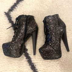 Qupid Pratt Chunky Glitter Heel Black/Gold High Chunky Heel 5+ Inch Glitter Pu Lace Up With Zipper On Inside More Sizes Available 5.5, 6, 6.5, 7, 8 Brand New! Holiday Party New Year's Eve Birthday Shoes Platform Black Sequined Round Toe Heels, Sparkling Heels For Winter Party, Glamorous Winter Heels With Sequins, Glamorous Glitter Heels For Winter, Glamorous Sequined Winter Heels, Sparkling Party Heels For Winter, Glamorous Sequined Heels For Winter, Winter Party Sparkling Heels, Glitter Heels For Winter Night Out