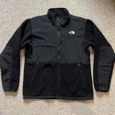 Interrailing Outfits, North Face Fleece Outfit, Big Boys Fashion, North Face Jacket Black, The North Face Fleece Jacket, Fleece Men, North Face Outfits, Mens Rain Jacket, Luxury Jacket