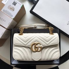 ?? SIZE:26*15*7cm Gucci Bags Handbags, Gg Marmont Mini, Gucci Women, Lv Bags, Gg Marmont, Sierra Leone, Gucci Bags, Branded Handbags, Luxury Accessories