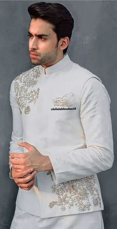 Waistcoat Designs, Sherwani For Men Wedding, Boys Kurta Design, Wedding Kurta For Men, Groom Dress Men, Indian Groom Wear, Wedding Dresses Men Indian, Stylish Shirts Men, Gents Kurta Design