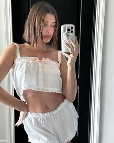 Rhode phone case Hailey Rhode Baldwin, Long Extensions, Bob Hairstyles For Thick, Hailey Baldwin, Fashion People, Rich Girl, Just Girly Things