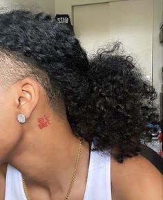 Stud Curly Hairstyles, Dominican Hairstyles Men, Curly Hair Ponytail Men, Curly Ponytail Men, Curly Stud Hairstyles, Studs Haircut, Neck Tattoo Men Ideas, Stud Haircuts, Behind The Ear Tattoo Ideas For Men