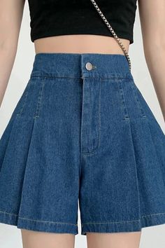 ` Trendy Knee-length Shorts, Spring Knee-length Jean Shorts With Belt Loops, Trendy Pleated Short Shorts, Pleated Shorts For Spring, Cotton Pleated Short Bottoms, Denim Pleated Short Bottoms, Short Pleated Cotton Bottoms, Trendy Pleated Bottoms, Trendy High Waist Pleated Shorts