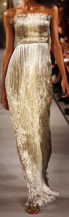 Billionaire Club / karen cox. The Glamorous Life. Oscar de la Renta Kate Moss, Fashion Mode, Gold Dress, Gold Fashion, Beautiful Gowns, Vintage Dress, Couture Fashion, Pretty Dresses