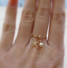 Charm ring Gold filled ring Starfish ring Dainty ring by Lalinne, $20.00 Starfish Ring, Heart Wedding Rings, Charm Ring, Jewelry Editorial, Zierlicher Ring, Happy Bday, Gold Filled Ring, Jade Ring, Charm Rings