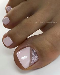 Wedding Toe Nails Ideas For 2022 Brides ★ wedding toe nails dusty pink with glitter kristina_nozdrina Emerald Green Toe Nails, Pedicure Gel Ideas, Pedicure Ideas White, Matte Pedicure, Valentines Day Pedicure, Colorful Pedicure, Modern Pedicure, Wedding Toe Nails, Toe Nails Ideas