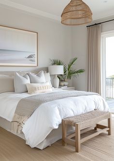 Bedroom Modern Coastal, Florida Decorating Ideas Coastal Style Master Bedrooms, Airy Coastal Bedroom, Homely Bedroom Ideas, Fresh Bedroom Aesthetic, Natural Look Bedroom Ideas, Natural Bedding Ideas Bedrooms, Bedroom California Style, Sea Cottage Bedroom