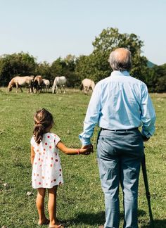 Grandparents Aesthetic, Flower Movie, Grandpa And Granddaughter, Grandpa Aesthetic, Grandpa And Grandson, Grandma Aesthetic, Old Grandpa, Respect Your Elders, Grand Father