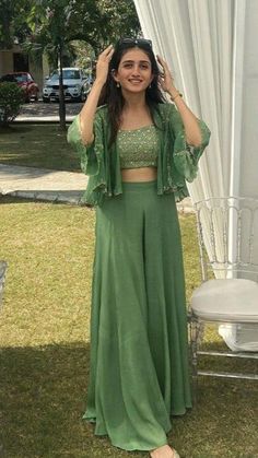 women's outfit for party Mehendi Outfit Ideas Sisters, Traditional Western Dress, Skirt With Top Indian, Western Traditional Outfit, Sharara Set Indian Weddings, Skirt Top Western Outfit, Mehendi Outfits Sisters, Ethnic Skirt And Top, Western Indian Outfits