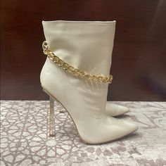 Brand New ! Off White Ankle Boots With A Good Chain And Gold Heel. Super Sexy ! Chic Boots With Chain Strap For Night Out, Chic Chain Strap Boots For Night Out, Trendy Party Boots With Chain Detail, Trendy Chain Boots For Party, Trendy Cream Boots For Party, Trendy Cream Party Boots, White Ankle Boots, Miss Lola, Gold Heels