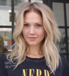 Mid Length Blonde Hair, Blond Hairstyles, Sandy Blonde Hair, Shoulder Length Blonde, Mid Length Blonde, Medium Length Blonde, Global Hair, Medium Blonde Hair, Blond Balayage