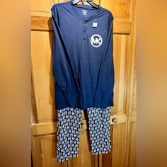 Michael Kors 2pc Loungewear Set Men/Unisex Nwt Size Large Top 60/40 Cotton Polyester Blend Bottoms 60/40 Cotton Polyester Blend Lightweight And Good For All Year Around!! Navy Cotton Loungewear Sets, Navy Casual Loungewear Sets, Loungewear Set, Lounge Wear, Michael Kors, Man Shop, Blue, Color