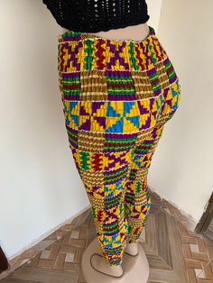 very stretchy and easy to wear and can fit any occasion Womens Leggings, Print Leggings, Outfits With Leggings, Printed Leggings, African Print, Women's Leggings, Porter, Beauty Book, Art Collection