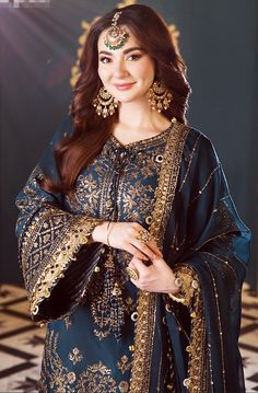 Hania Amir Pakistani Dresses Hania Amir, Hania Amir Wedding Dresses, Hania Amir Suits, Pakistani Wedding Look, Hania Amir Bridal Look, Hania Amir Dresses Suit, Hania Amir Outfits, Wedding Dress And Sneakers, Hania Amir Dresses