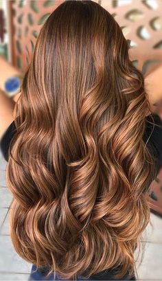 California Brunette Hair, Light Brown Hair Styles, California Brunette, Light Brown Hair Balayage, Brown Hair Styles, Brown Hair Trends, Rambut Brunette, Honey Brown Hair, Hair Color Caramel