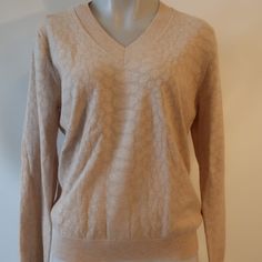 Nwt Womens Minnie Rose Beige V-Neck Pointelle Cotton Silk Sweater Xl * Retail: $209 Color: Beige Size: X-Large Pullover V-Neck Pointelle Material: 58% Viscose 30% Polybutylene 17% Nylon 3% Spandex Measurements (Flat): Shoulders: 14.7" Armpits: 18.6" Waist: 15.6" Sleeves: 24" Length: 24.5" Nwt, New With Tags. ...Mttn_golf1400-4** Elegant Stretch V-neck Sweater, Elegant Cream V-neck Sweater, Elegant Beige V-neck Sweater, Fitted V-neck Sweater For Formal Occasions, Formal Fitted V-neck Sweater, Formal V-neck Top For Winter, Black V Neck Sweater, Light Knit Sweater, Minnie Rose