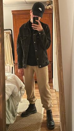 Dr Martens Men Outfit, Outfit Botas, Look Retro, Mens Trendy Outfits, Street Style Outfits Men, Mens Outfit Inspiration, Mens Fashion Streetwear, Stylish Mens Outfits, Men Fashion Casual Outfits