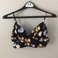 Really Cute For Summer & Festivals Never Worn Before Summer Floral Print Crop Top For Party, Forever 21 Floral Print Crop Top For Vacation, Forever 21 Floral Print Summer Top, Forever 21 Spring Graphic Print Crop Top, Forever 21 Summer Floral Print Crop Top, Forever 21 Floral Print Crop Top, Forever 21 Sleeveless Floral Print Top, Cute Bras, Summer Festival