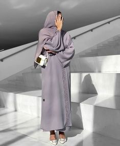 New Latest Modest Fancy Contrast Embellish Abaya With Hijabs /#Burqa/Dubai Abayas design,💓 Khaleeji Abaya, Abaya Modest, Abaya Fashion Dubai, Stile Hijab, Stylish Hijab, Hijab Fashionista, Modest Style, Hijabi Fashion Casual, Muslim Women Fashion