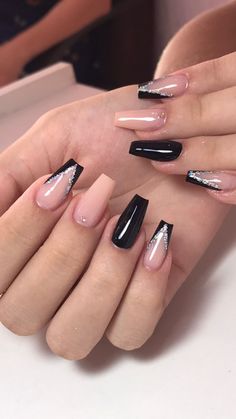 Unhas perfeitas seja uma nail designer de sucessoclique aqui e confira o cursoLucre de 2 a 5 mil reais por mês . Xmas Nails, Beauty Nail, Short Acrylic Nails, Green Nails