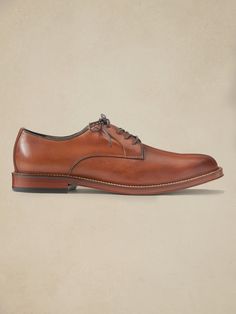 A versatile oxford shoe with sleek, minimalist design, made in luxe, Italian leather.  Designed with lightweight, durable OrthoLite® performance insoles for breathable cushioning that wicks away moisture for the ultimate in comfort.  Our Advanced Co Classic Lace-up Synthetic Oxfords, Business Slip-on Oxfords With Ortholite Insole, Low-top Leather Shoes For Derby With Removable Insole, Classic Low-top Synthetic Dress Shoes, Classic Oxford Leather Shoes With Removable Insole, Classic Oxfords With Rubber Sole And Synthetic Material, Leather Wingtip Dress Shoes With Ortholite Insole, Leather Low-top Dress Shoes With Ortholite Insole, Business Low-top Lace-up Shoes With Cushioned Footbed