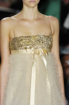 Oscar de la Renta Haunting Of Adeline, White And Golden Dress, Dawn Court Acotar, Giulia Farnese, Haute Couture Details, Golden Dress, Champagne Bar, Fairy Dresses, Modern Vintage Fashion