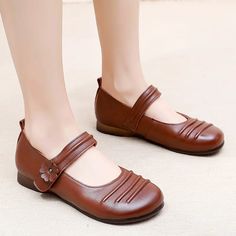 High Heels Outfit, Dark Brown Shoes, Casual Shoes Outfit, Women's Casual Shoes, Oxford Boots, Korean Jewelry, Heels Outfits, Brown Shoes, Casual Flat Shoes