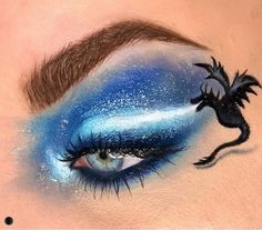 Dragon Eye Makeup, Green Dragon Eye, Dragon Makeup, Ice Dragon, Halloween Eye Makeup, Dragon Costume