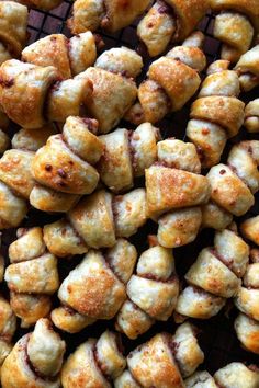 some food that is sitting on top of a rack with it's crusts