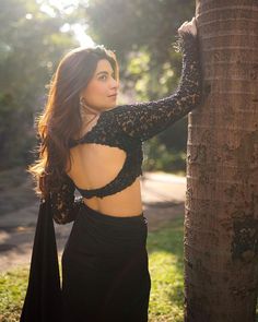 Net Blouse Ideas, Black Netted Blouse Designs, Low Neck Blouse Designs, Black Saree Designs, Net Saree Blouse, Asian Style Dress, Female Photography, Simple Saree Designs