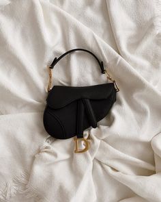 Luxury Bags Collection, Dior Saddle, Luxury Purses, Bags Aesthetic, Cute Purses, Saddle Bag